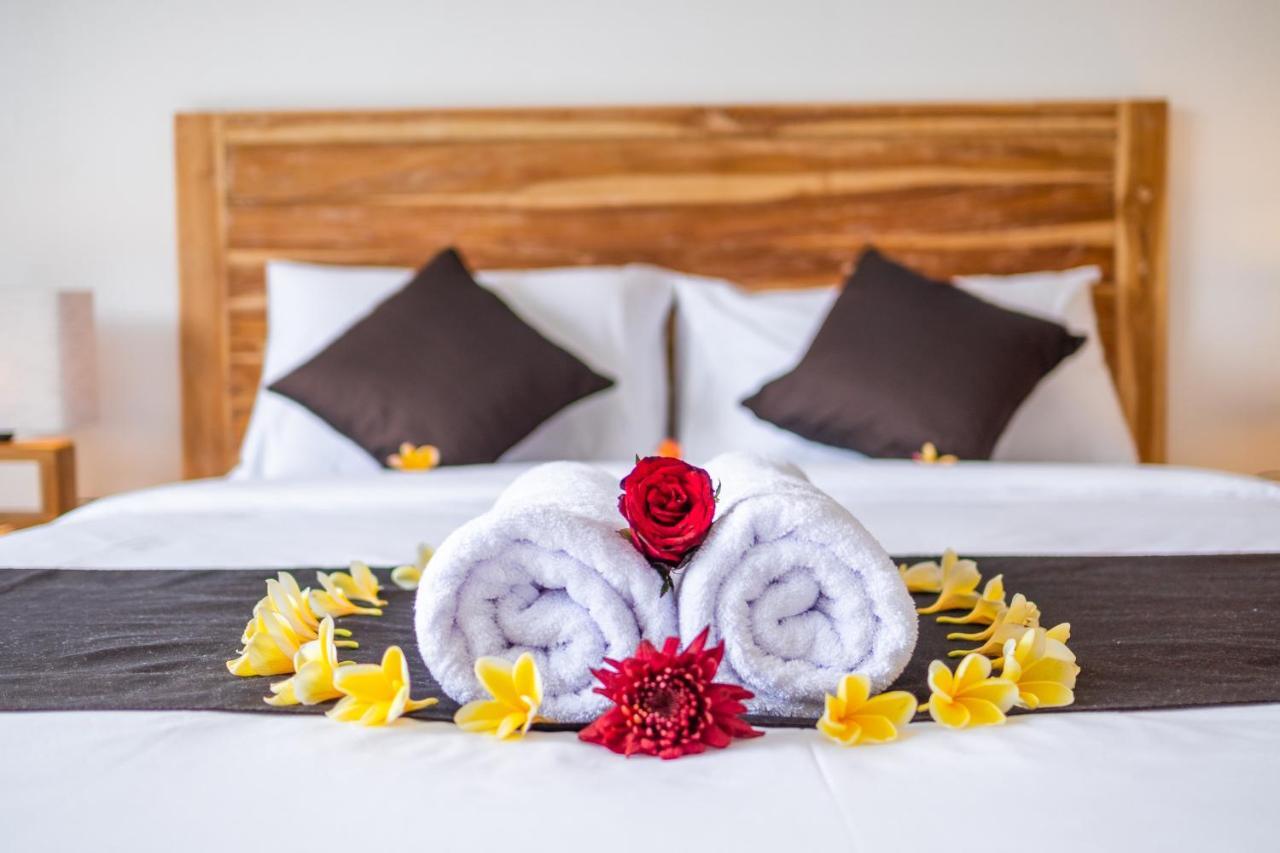 Wooden Puri Guesthouse Uluwatu Eksteriør bilde